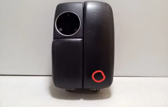 Audi Q7 4L Armrest 4L1864207 4L1864202