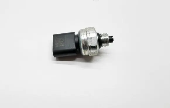 Tesla Model 3 Sensor 1581610-00-C