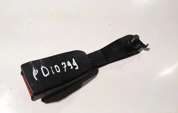Front seatbelt buckle