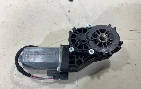 Porsche Cayenne (92A) Seat adjustment motor 5N0959762A 34464372 1503