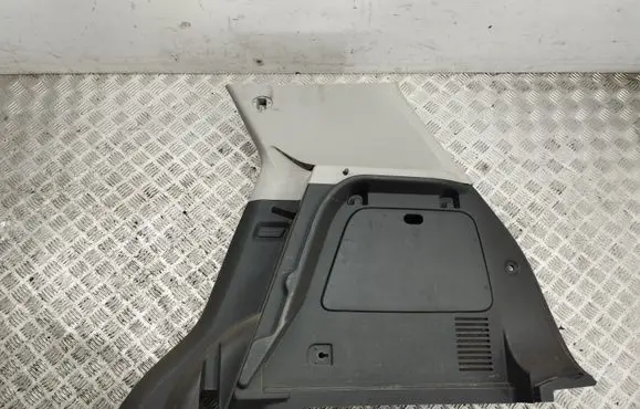 Trunk/boot lower side trim panel