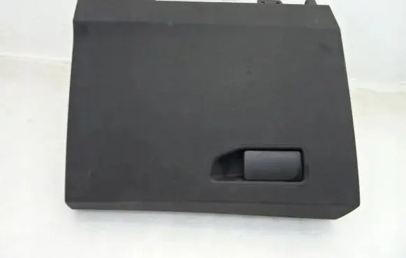 Peugeot 5008 II Glove box