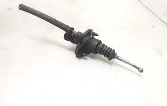 Volkswagen Golf III Clutch master cylinder 