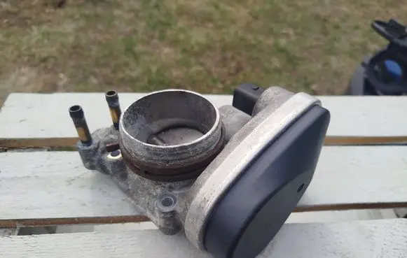 Audi A3 S3 8P Throttle body valve 06F133062 408238327003 03275