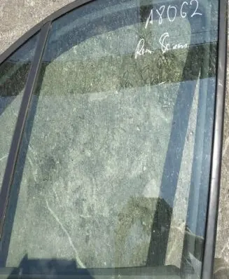 Renault Scenic II - Grand scenic II Front door window glass four-door 