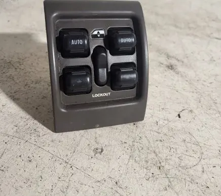 Chrysler PT Cruiser Electric window control switch 0UK931L8AA 30505L 2928510364