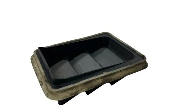 Quarter panel pressure vent
