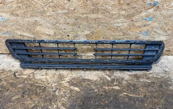Volkswagen Golf VII Front bumper lower grill 5G0853677B S2511B159-M