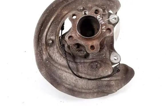 Front wheel hub