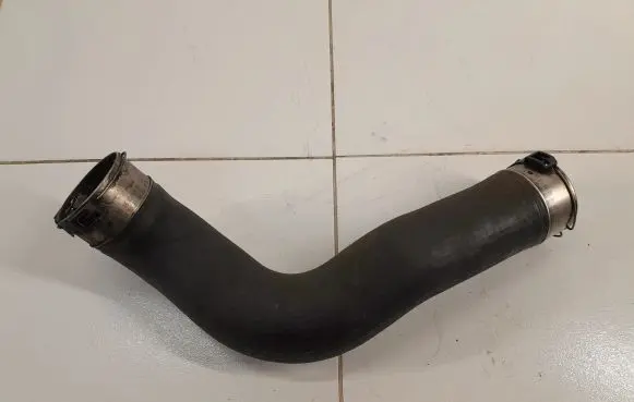 BMW 5 F10 F11 Intercooler hose/pipe NOCODE