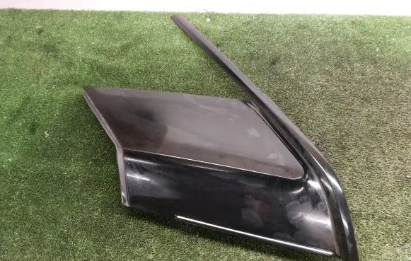 Land Rover Discovery 5 Tailgate trim BJ3229148AD