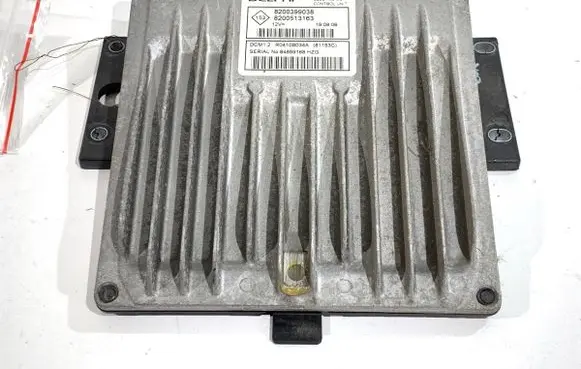 Renault Clio III Engine control unit/module ECU 8200399038