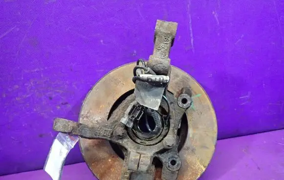 Opel Astra H Front wheel hub spindle knuckle