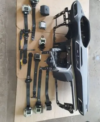 Peugeot 5008 II Dashboard 98098328ZD