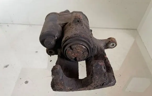 Rear brake caliper