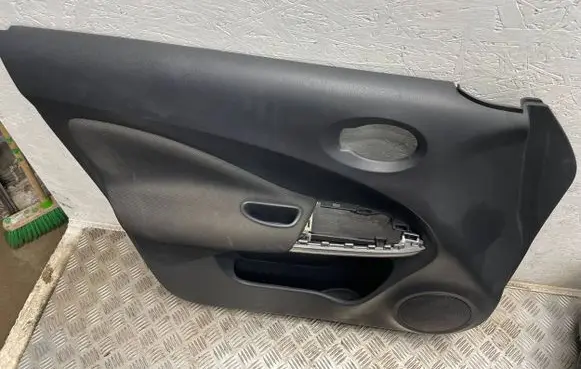 Nissan Juke I F15 Front door card panel trim 809011kb0a