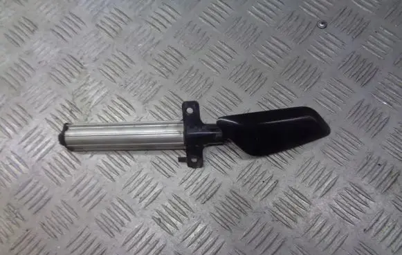 Volkswagen Touran I Headlight washer nozzle holder 