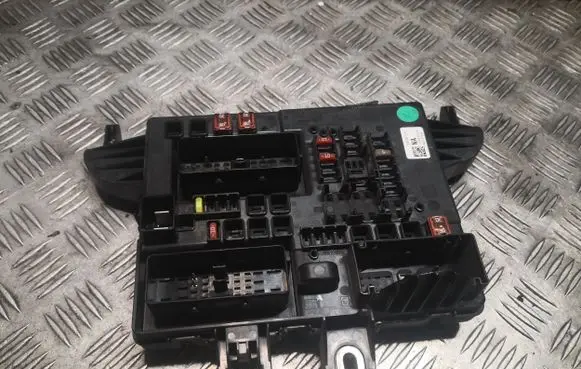 Opel Insignia A Fuse box set 13277317