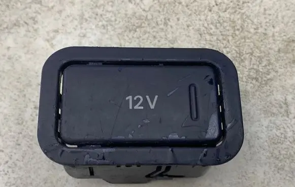 Audi A4 S4 B6 8E 8H 12 V Socket (rear) 8E0925071A