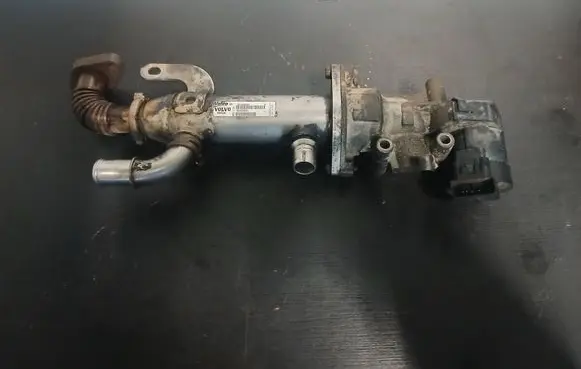 Volvo V70 EGR valve cooler 993062H H44GA 8653691