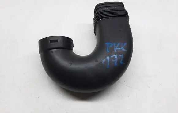 Audi Q3 F3 Air intake hose/pipe 8U0129618