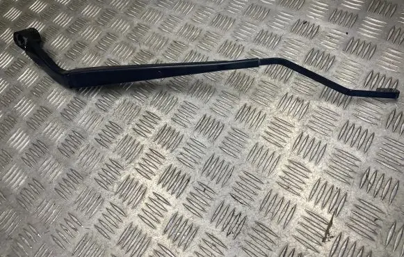 Mercedes-Benz X-class W470 Front wiper blade arm 175H603