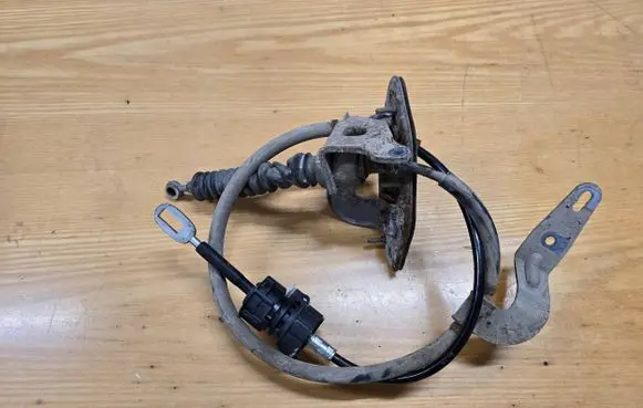 Mazda CX-7 Gear shift cable linkage 