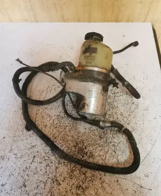 Opel Zafira A Power steering pump 10400850