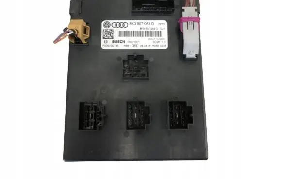 Audi A4 S4 B8 8K Gateway control module 8K0907063D