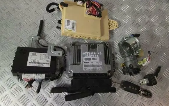 KIA Optima Engine ECU kit and lock set 391252A302