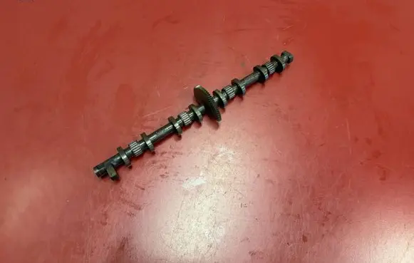 BMW X3 F25 Camshaft 7623137 762313701