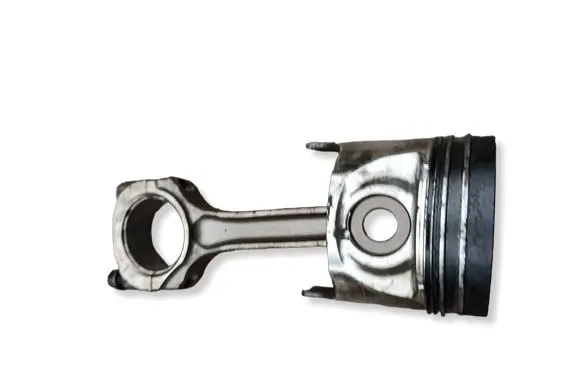 Opel Monterey Piston with connecting rod 