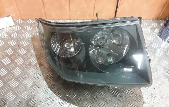 Volkswagen Crafter Headlight/headlamp 9068200361