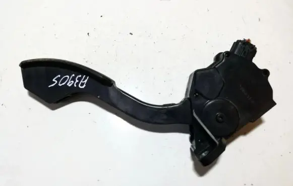 Toyota RAV 4 (XA30) Accelerator throttle pedal 7811042010 78110-42010