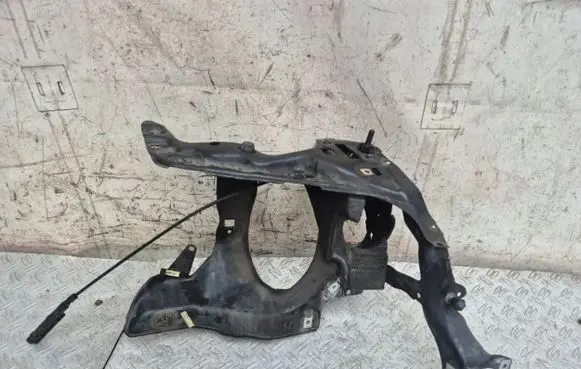 Headlight/headlamp mounting bracket