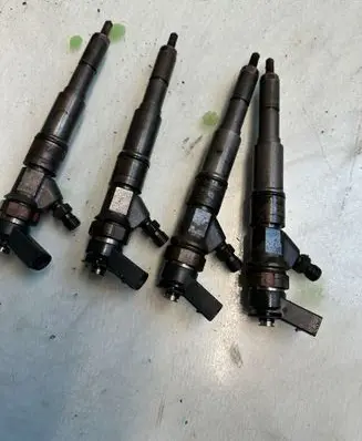 BMW 3 E46 Fuel injector 7794435