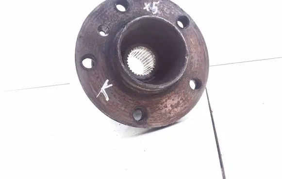 BMW X5 E53 Rear wheel hub