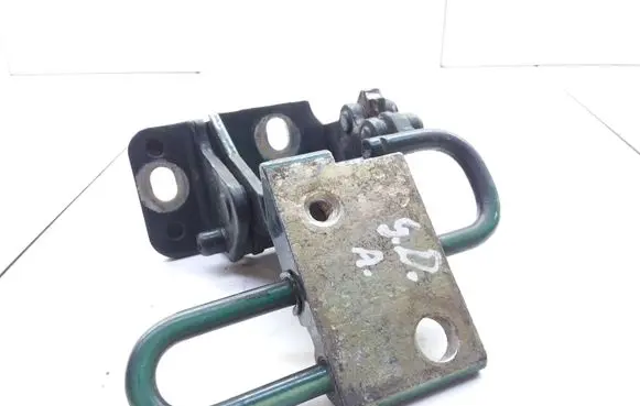 Skoda Octavia Mk1 (1U) Rear door lower hinge 4B0833412A