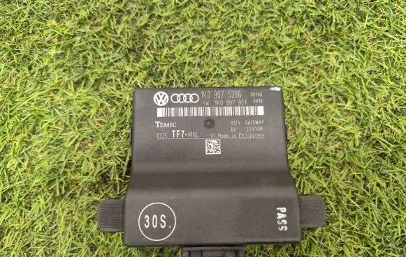 Audi A3 S3 8P Gateway control module 1K0907530G 1K0907951