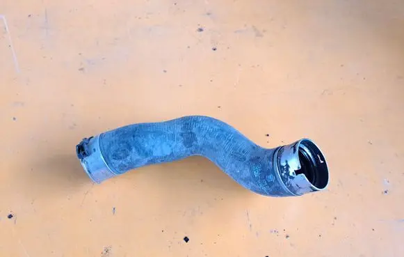 Mercedes-Benz E W212 Intercooler hose/pipe A2125280383