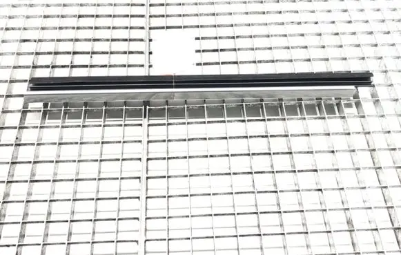 BMW 7 F01 F02 F03 F04 Loading door glass trim molding 