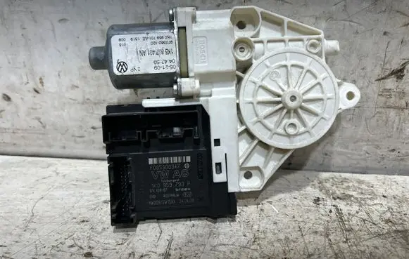 Volkswagen Golf V Front door window regulator motor 1K0959793P