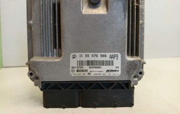 Opel Insignia A Engine control unit/module 0281017105 55576906