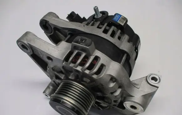 Hyundai Tucson LM Generator/alternator 373002U200