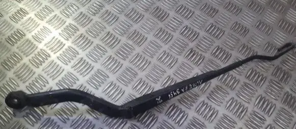 Nissan Almera N16 Front wiper blade arm
