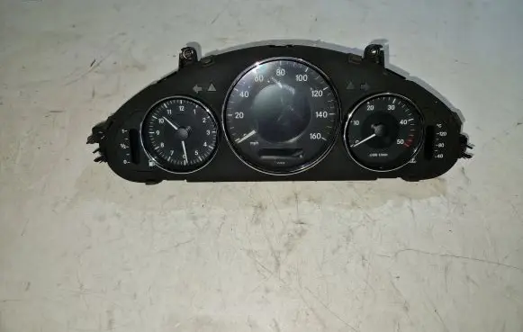 Mercedes-Benz CLS C219 Speedometer (instrument cluster) A2195404811