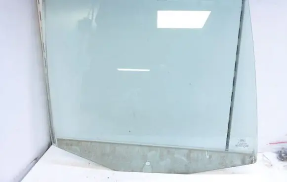 Ford Fusion Front door window glass four-door