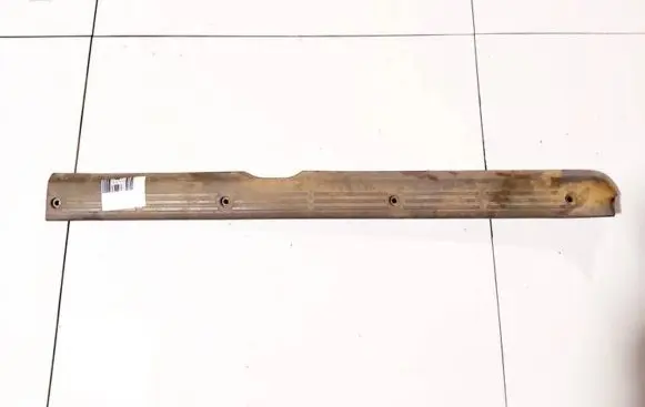Front sill trim cover