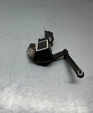 Headlight/headlamp level sensor
