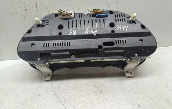 Toyota Avensis T250 Speedometer (instrument cluster) 8380005630H MB2574109865